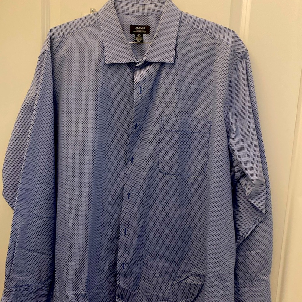 Alfani mens shirt. Sz 19/ 34-35 Big. Blue dots on white.